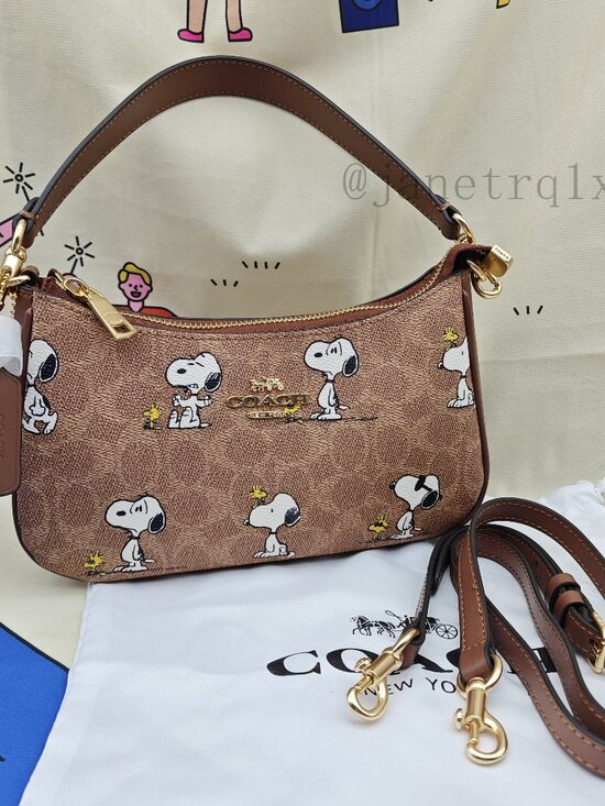 Coach Handbags - 🎶🎶Coach X Peanuts Teri Shoulder Bag In Signature Canvas With Snoopy Print
